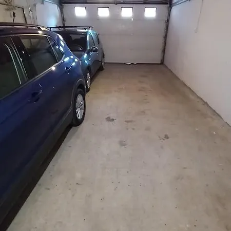 Mahala Apartments - Free Garage Pensión 2*